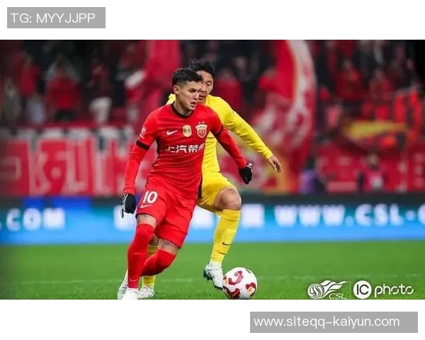 李新翔精彩穿裆过人后推射远角破门助海港4-2领先海牛