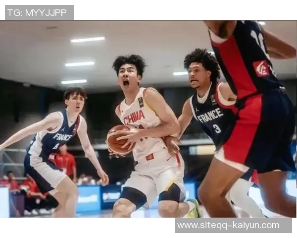 张博源获12个NCAAD1学校Offer今日访问伊利诺伊大学展现潜力与希望 张博源获12个NCAAD1学校Offer今日访问伊利诺伊大学展现潜力与希望